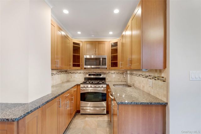 1213 Avenue Z B38, Brooklyn, NY 11235