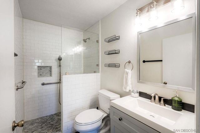 1906 Park Dale Ln, Encinitas, CA 92024