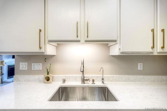 1906 Park Dale Ln, Encinitas, CA 92024