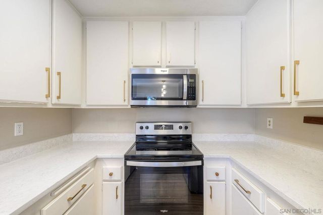 1906 Park Dale Ln, Encinitas, CA 92024