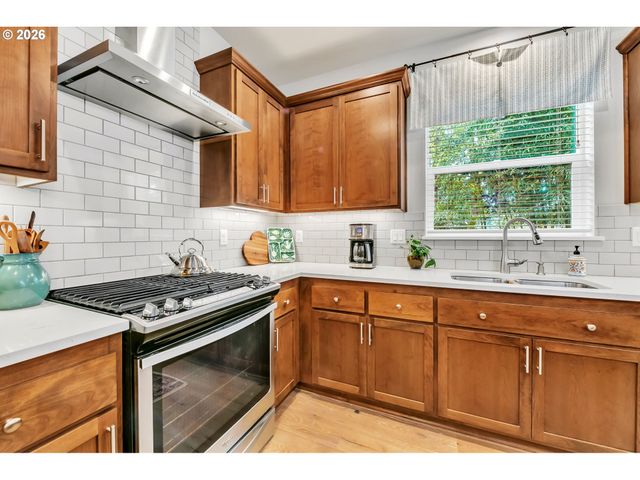 444 EMILY Ln, Eugene, OR 97404