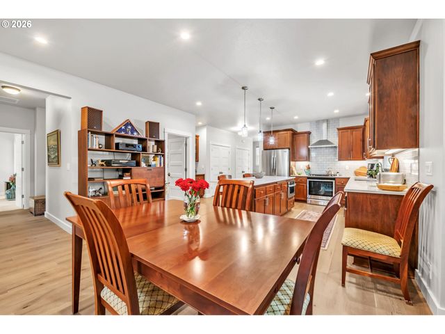 444 EMILY Ln, Eugene, OR 97404