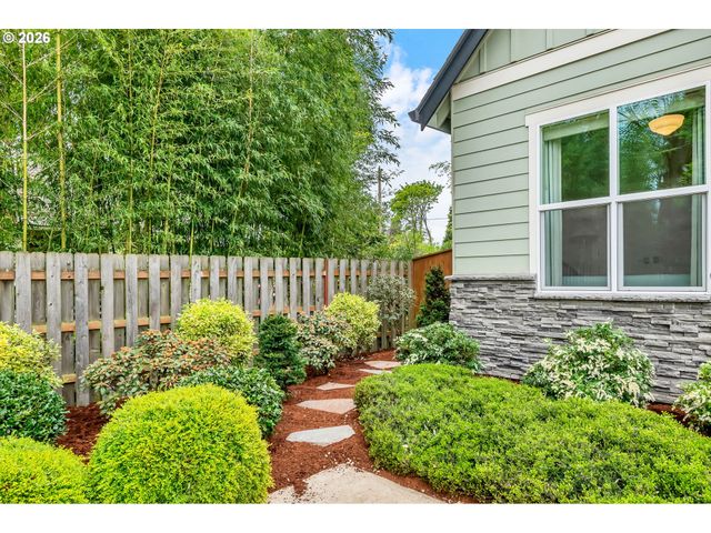 444 EMILY Ln, Eugene, OR 97404