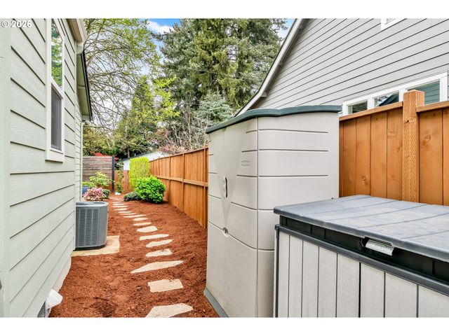 444 EMILY Ln, Eugene, OR 97404