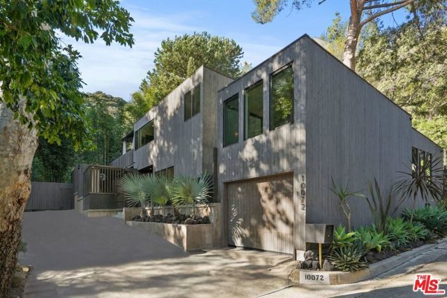 10072 Westwanda Drive, Beverly Hills, CA 90210
