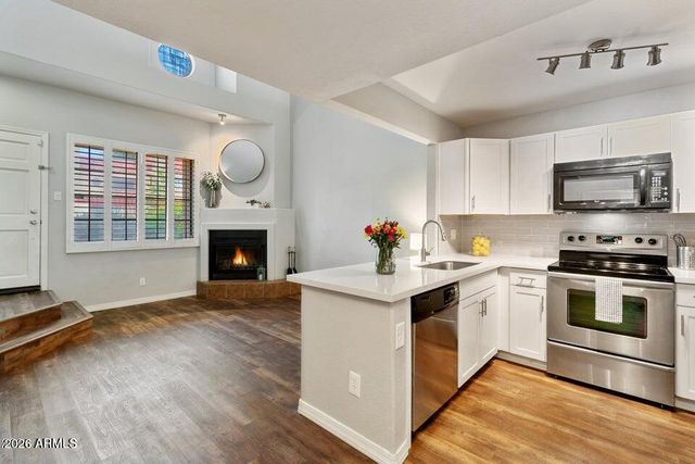 1025 E HIGHLAND Avenue 24, Phoenix, AZ 85014