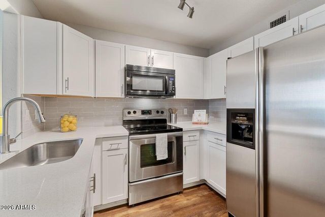 1025 E HIGHLAND Avenue 24, Phoenix, AZ 85014
