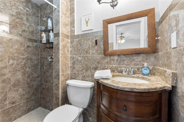 907 W COLUMBUS DRIVE, Tampa, FL 33602