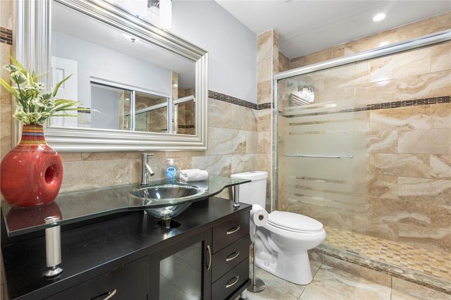 907 W COLUMBUS DRIVE, Tampa, FL 33602