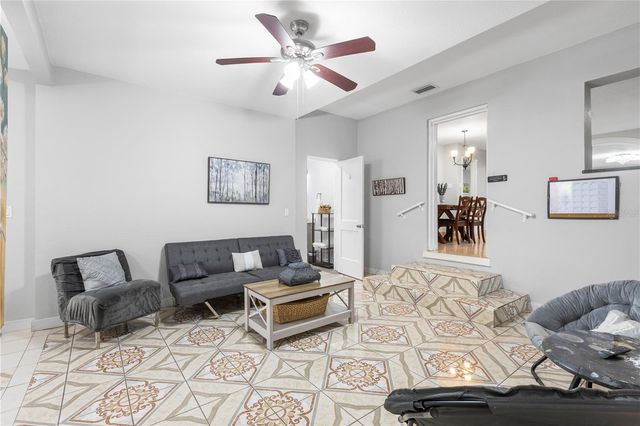 907 W COLUMBUS DRIVE, Tampa, FL 33602