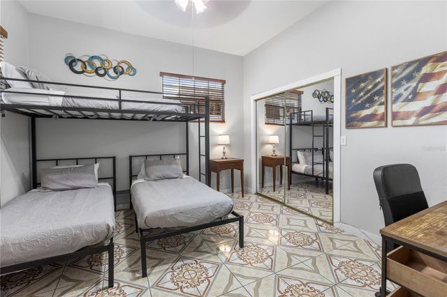 907 W COLUMBUS DRIVE, Tampa, FL 33602