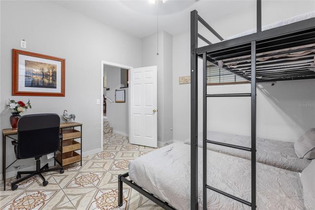 907 W COLUMBUS DRIVE, Tampa, FL 33602