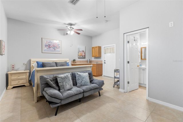 907 W COLUMBUS DRIVE, Tampa, FL 33602