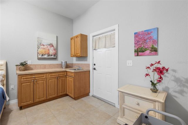 907 W COLUMBUS DRIVE, Tampa, FL 33602