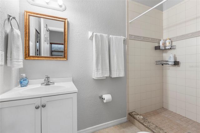 907 W COLUMBUS DRIVE, Tampa, FL 33602