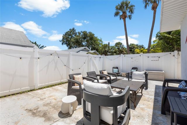 907 W COLUMBUS DRIVE, Tampa, FL 33602