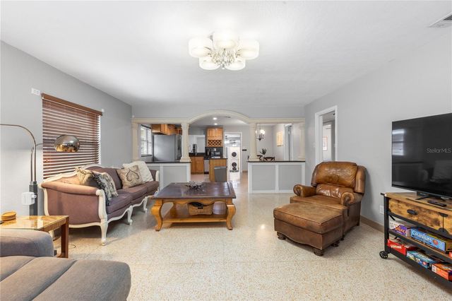 907 W COLUMBUS DRIVE, Tampa, FL 33602