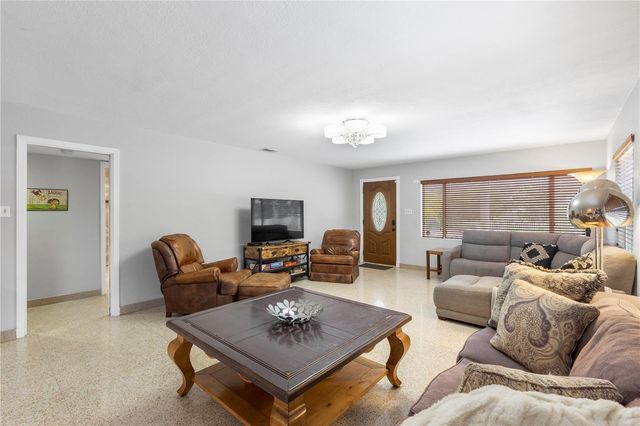 907 W COLUMBUS DRIVE, Tampa, FL 33602