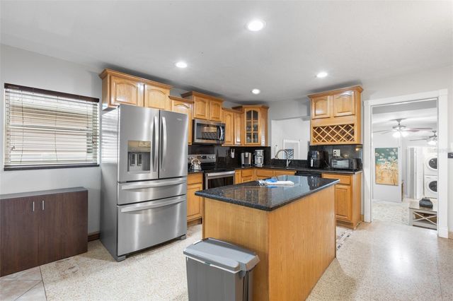 907 W COLUMBUS DRIVE, Tampa, FL 33602