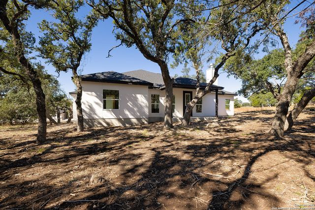 111 S Jesse Stiff, Blanco, TX 78606