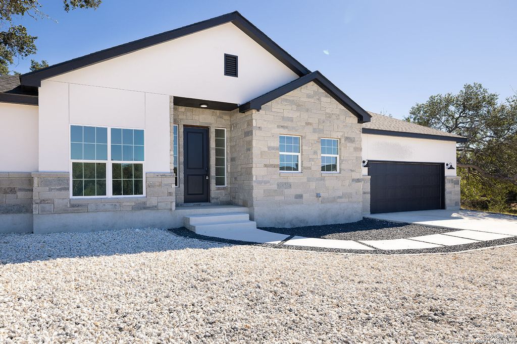 111 S Jesse Stiff, Blanco, TX 78606