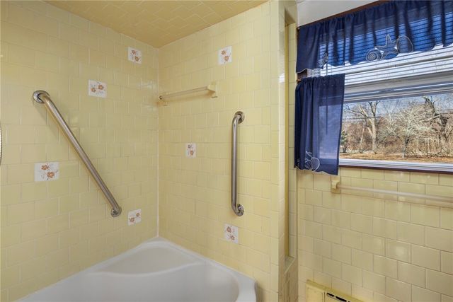 61 High View Drive, Cranston, RI 02921