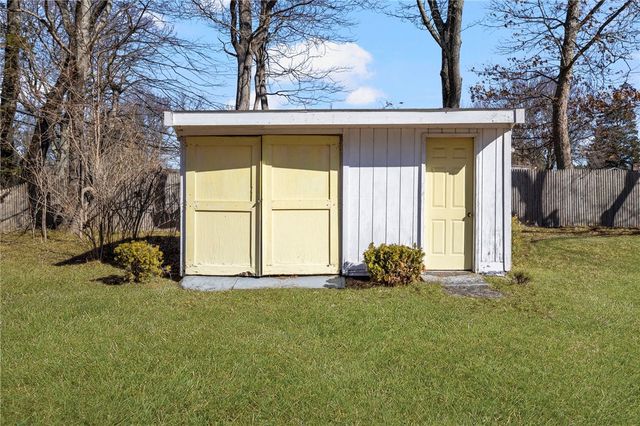 61 High View Drive, Cranston, RI 02921