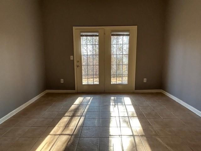 1943 Hoods Fort NW Circle 27, Kennesaw, GA 30144