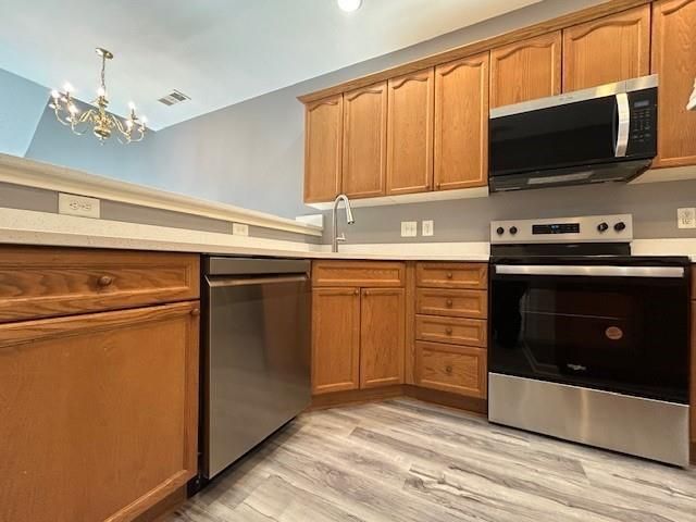 1943 Hoods Fort NW Circle 27, Kennesaw, GA 30144