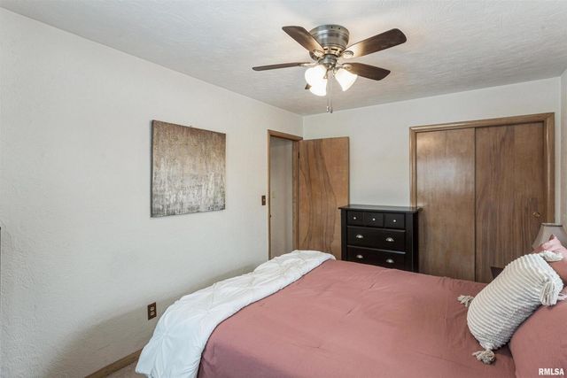 208 N DEPOT Street, Annawan, IL 61234