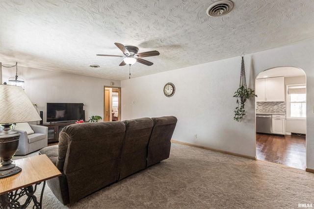 208 N DEPOT Street, Annawan, IL 61234