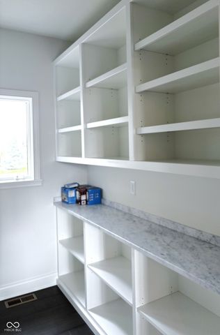 1292 Foxview Court, Franklin, IN 46131