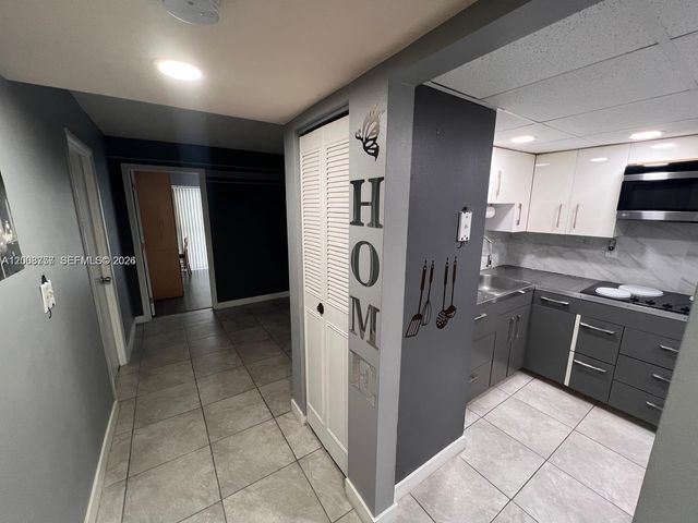 488 NW 165th St Rd B-610, Miami, FL 33169