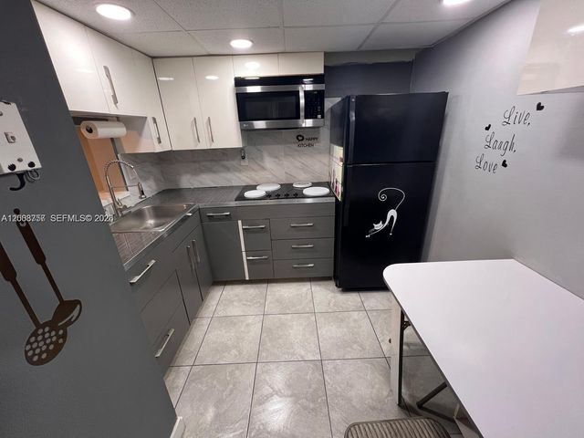 488 NW 165th St Rd B-610, Miami, FL 33169