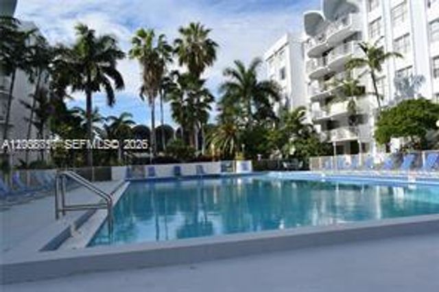 488 NW 165th St Rd B-610, Miami, FL 33169