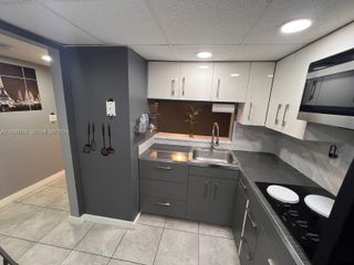 488 NW 165th St Rd B-610, Miami, FL 33169