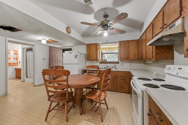 14 Walker Trail, Huntsville, TX 77320