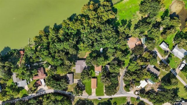 14 Walker Trail, Huntsville, TX 77320