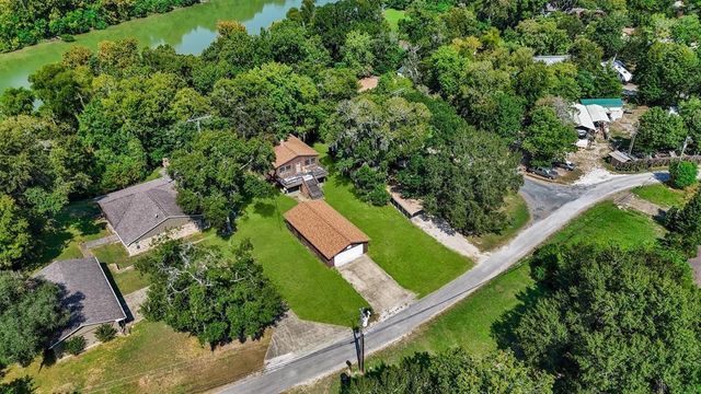 14 Walker Trail, Huntsville, TX 77320