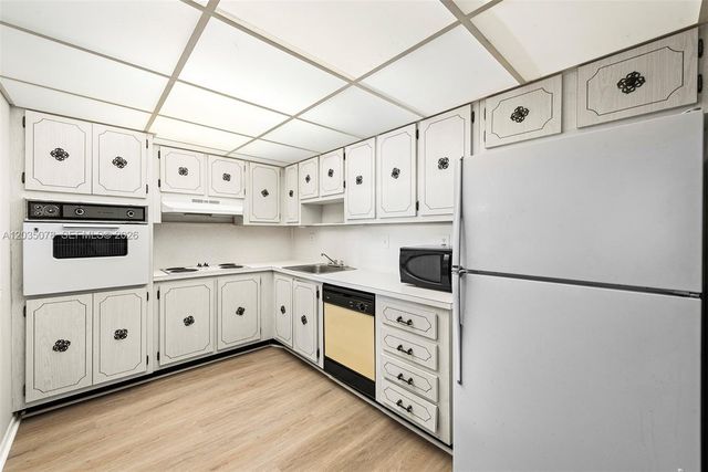 19380 Collins Ave 317, Sunny Isles Beach, FL 33160