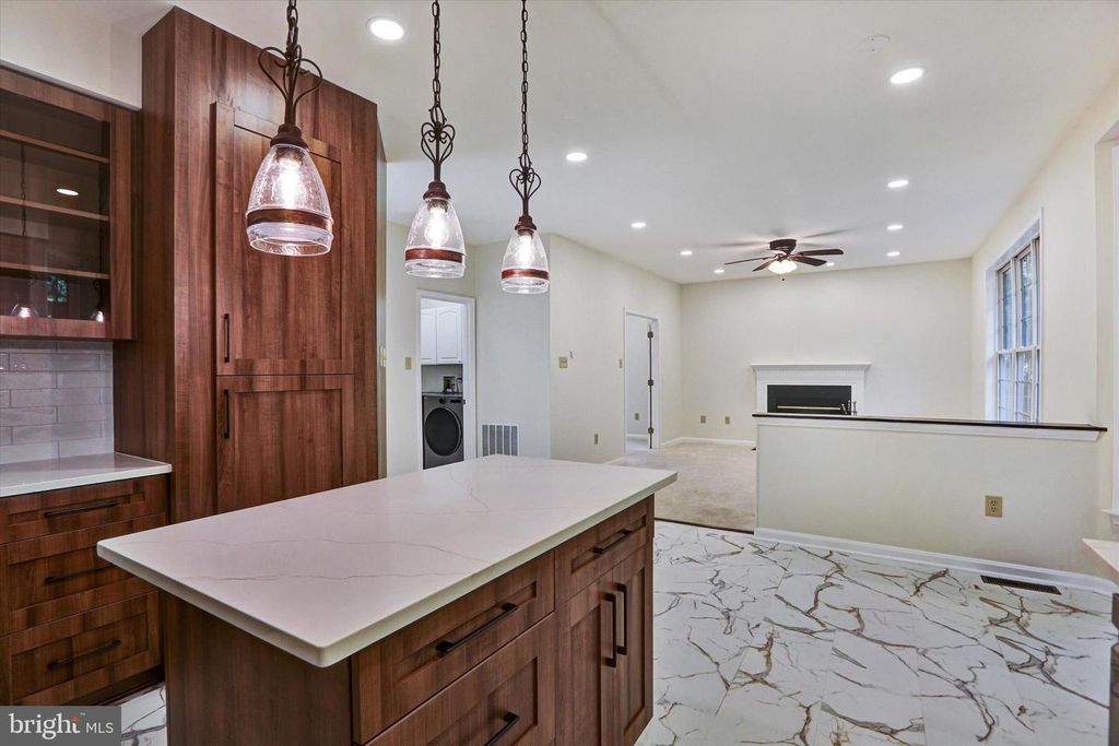 Image 11 of property listing at 6405 QUIET NIGHT RIDE, Columbia, MD 21044