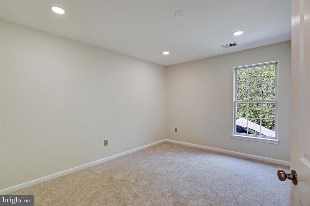 Image 29 of property listing at 6405 QUIET NIGHT RIDE, Columbia, MD 21044