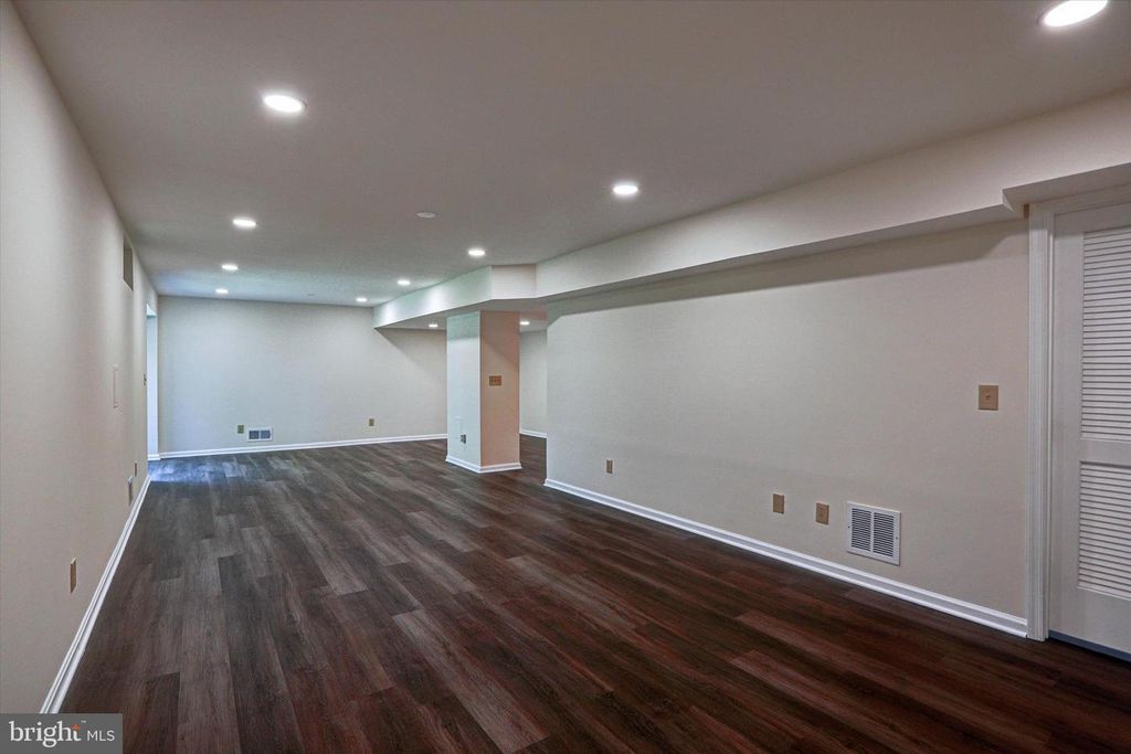 Image 37 of property listing at 6405 QUIET NIGHT RIDE, Columbia, MD 21044