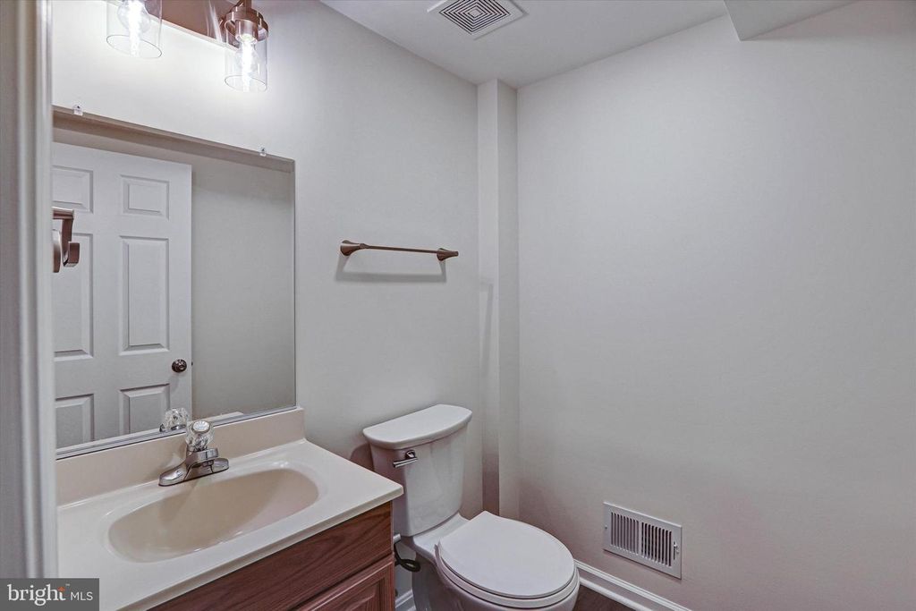 Image 38 of property listing at 6405 QUIET NIGHT RIDE, Columbia, MD 21044