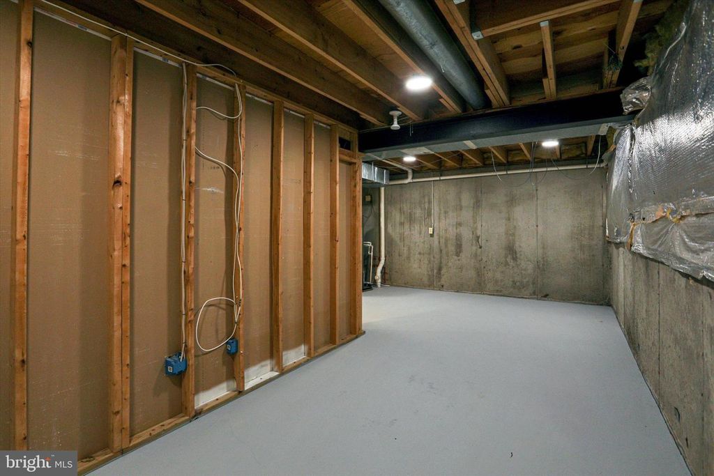 Image 41 of property listing at 6405 QUIET NIGHT RIDE, Columbia, MD 21044