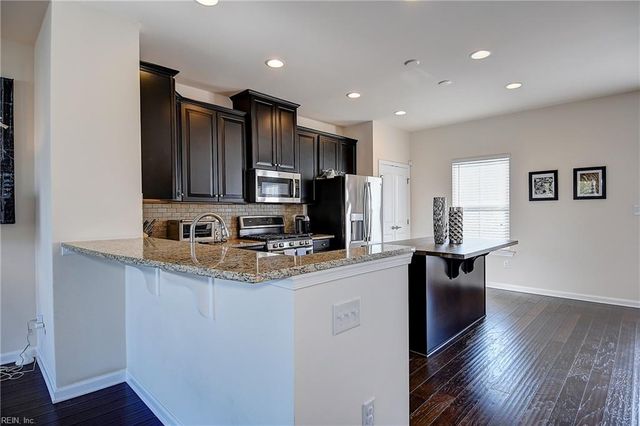 5656 Freewill LN, Virginia Beach, VA 23464