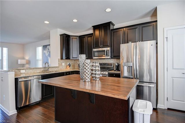 5656 Freewill LN, Virginia Beach, VA 23464