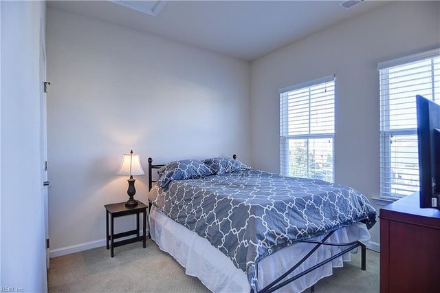 5656 Freewill LN, Virginia Beach, VA 23464