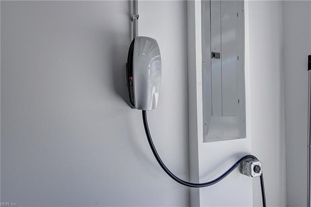 5656 Freewill LN, Virginia Beach, VA 23464