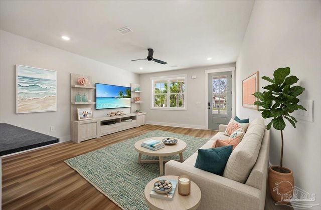 14 Sulu Dr, Pensacola, FL 32507